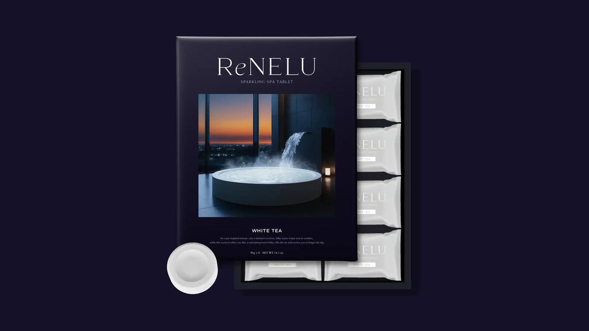 ブルーのワントーンで統一されたReNELU 重炭酸入浴剤「SPARKLING SPA TABLET」の製品パッケージ写真。